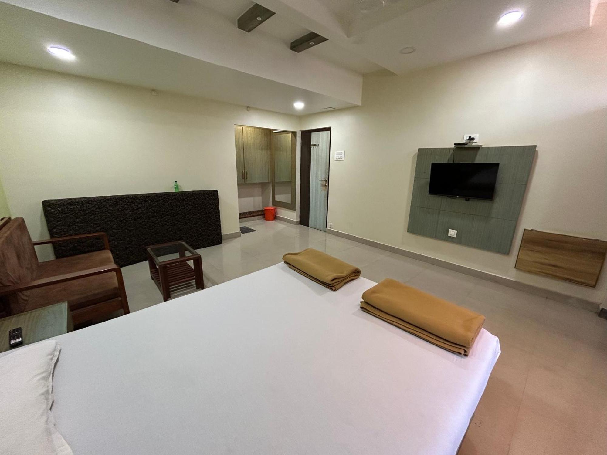 Hotel Aaba'S Gomantak Sawantwadi Exterior photo